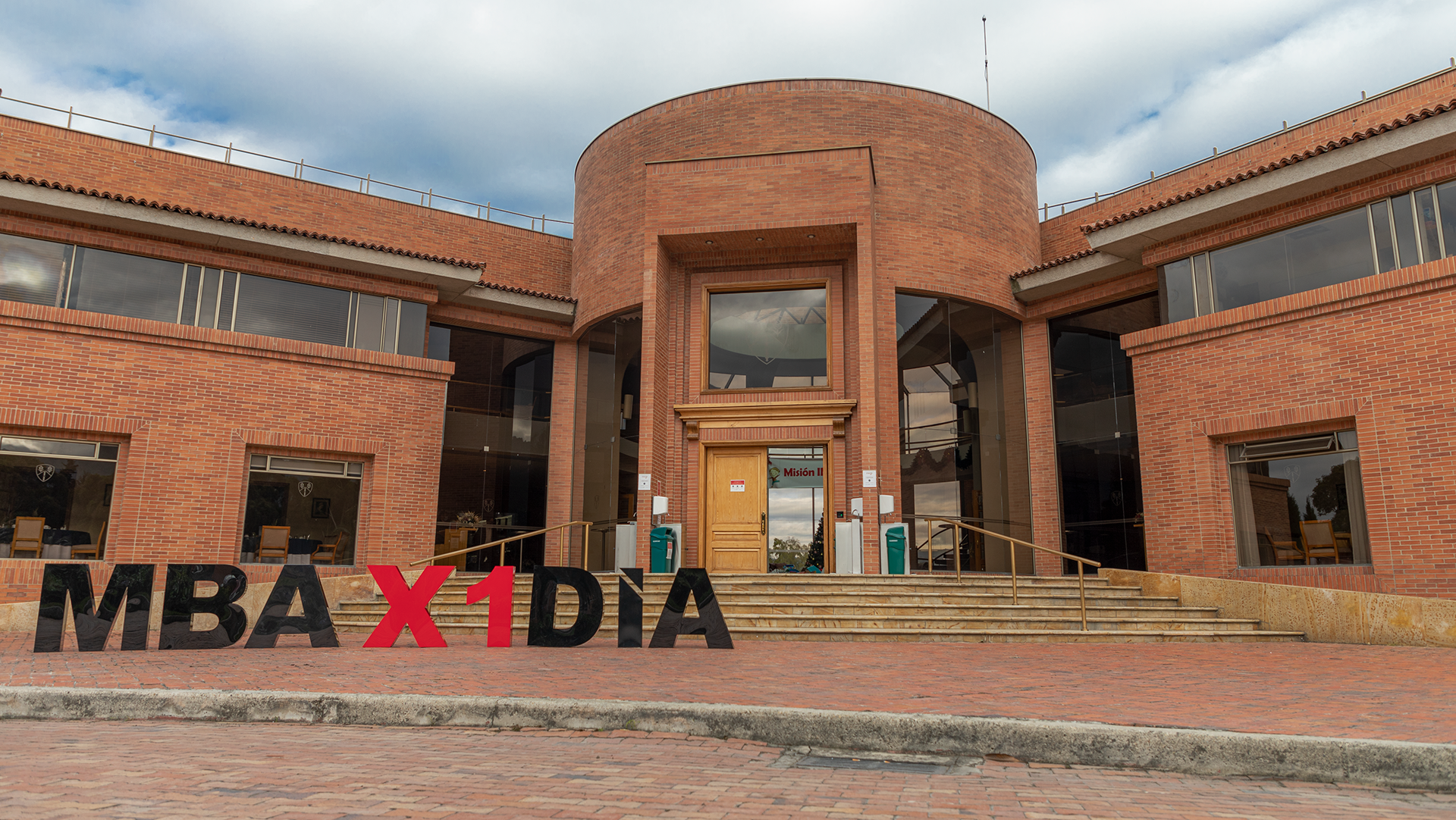 b28bd84b-2881-4080-8a61-843019b516ca_rw_1920